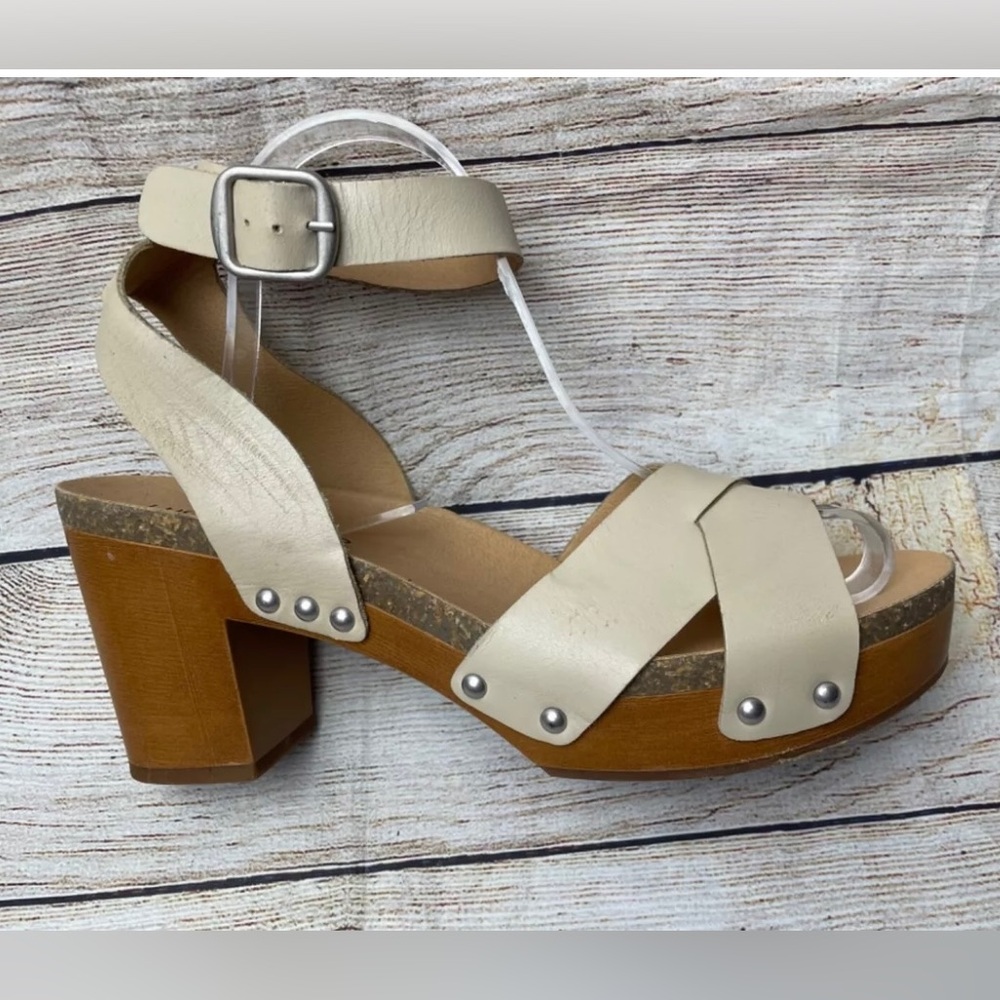Lucky Brand Hadilla Women’s Tan Leather Platform Sandal With Studs Size 10M